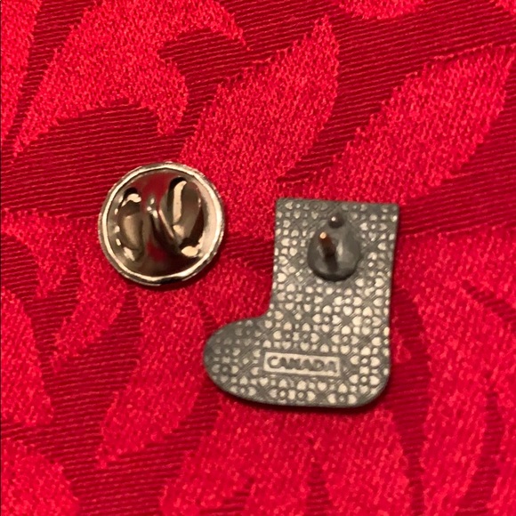 Holiday sock shape pin - Picture 7 of 8